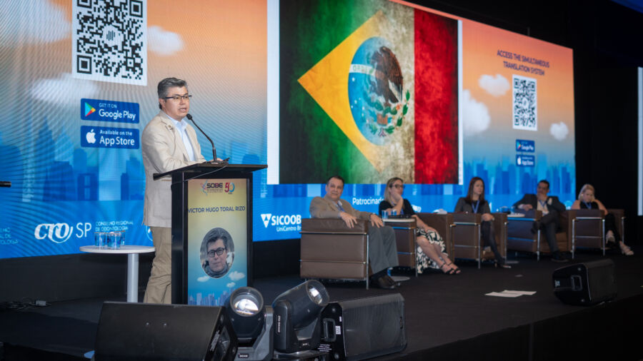 Dr. Víctor Hugo Toral Rizo durante SOBEP 2024.