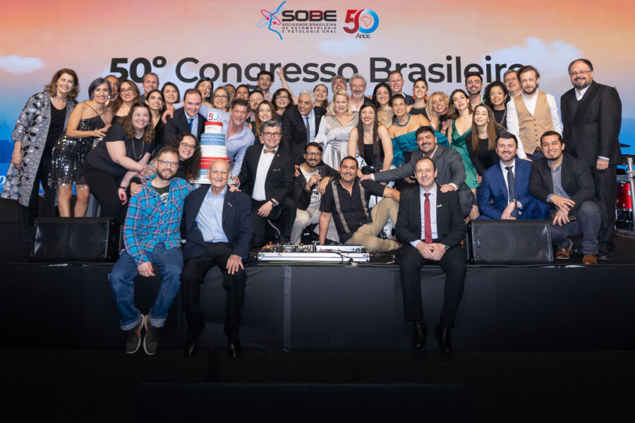 Numerosos especialistas internacionales reunidos durante la celebración del 50.º aniversario de SOBEP en São Paulo, Brasil.