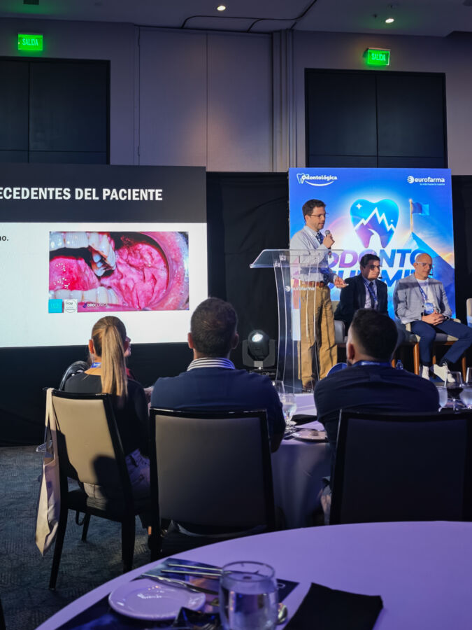 Dr. Roberto Gerber Mora presenta un caso clínico de Medicina y Patología Bucal durante el Odonto Summit Costa Rica 2026, organizado por Eurofarma.