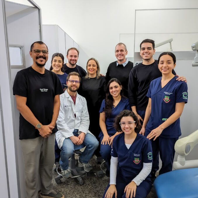 Dr. Roberto Gerber obtiene su Maestría en Estomatopatología en UNICAMP, Brasil – 2023